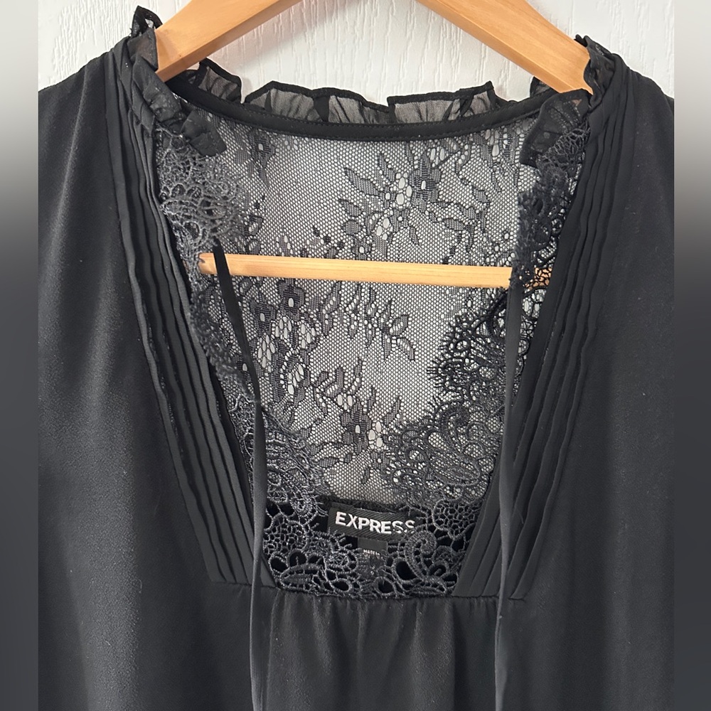 Express Ruffle Lace Sleeveless Top - Picture 2 of 6